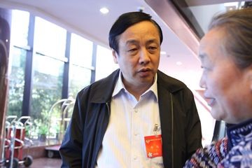 郝远委员：大力加强环境治理体系建设