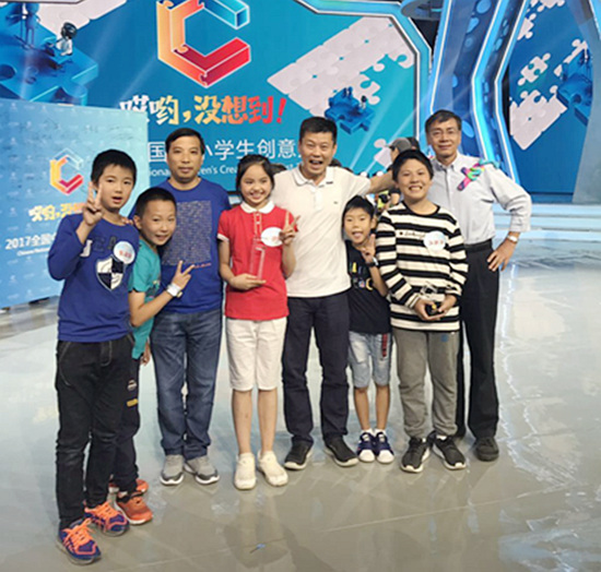 激光数羊器 合影.jpg