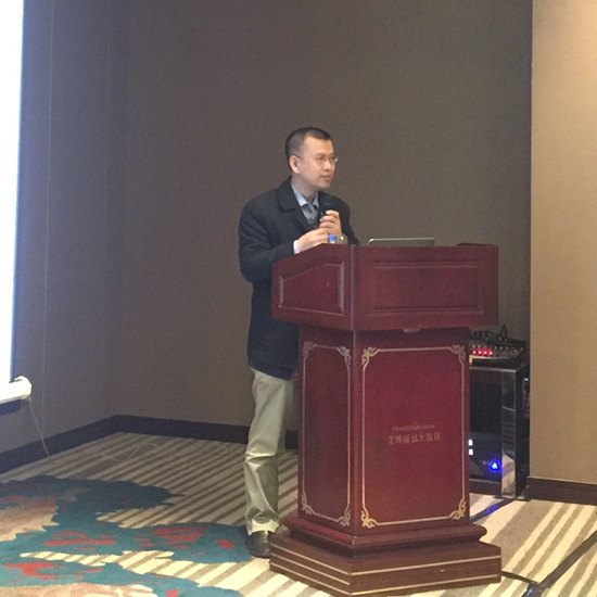 长春理工大学蒋振刚教授（图二）做了题为《计算机辅助治疗关键技术研究》的主旨演讲_副本.jpg